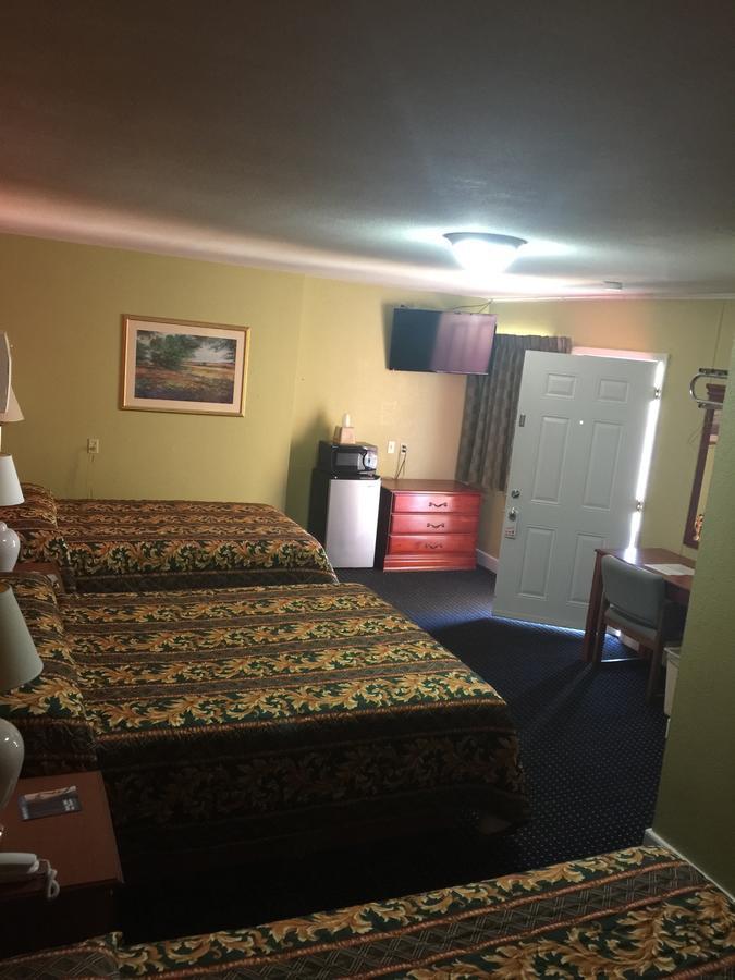 Budget ZZZZ Motel Cleveland Buitenkant foto